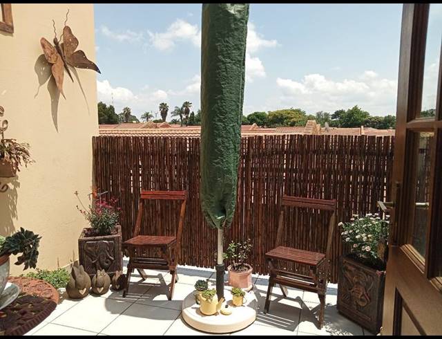 2 BEDROOM TOWNHOUSE FOR SALE IN RANDPOORT